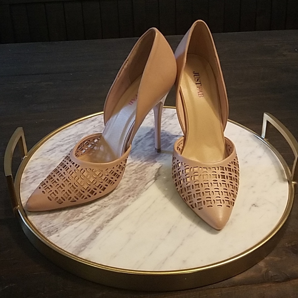 Nude JustFab pumps